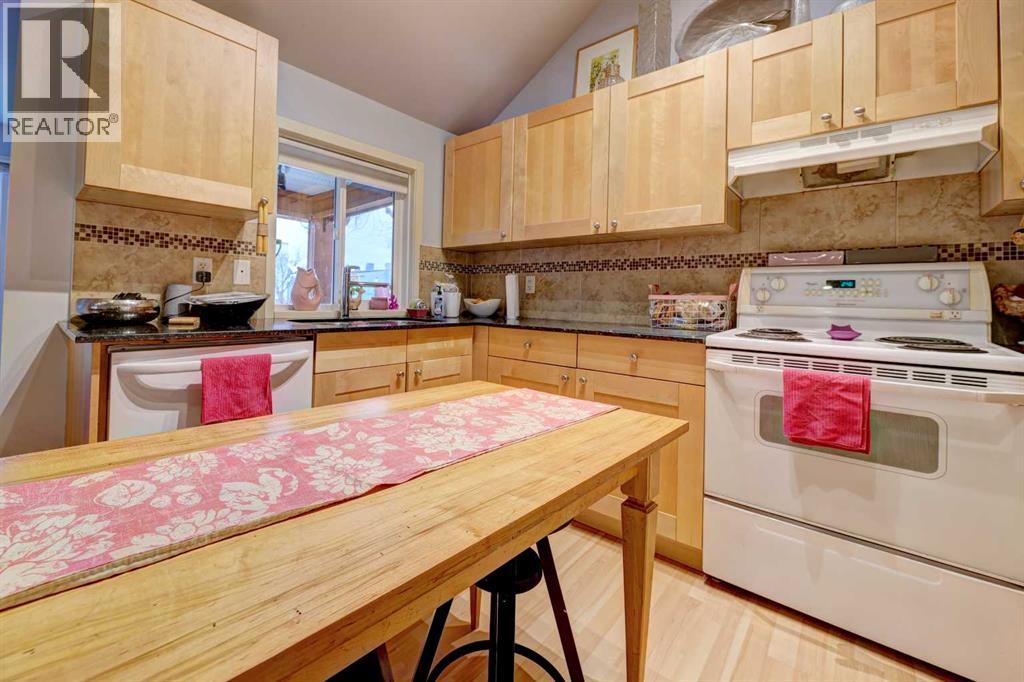 2526 16 Street SE - 11