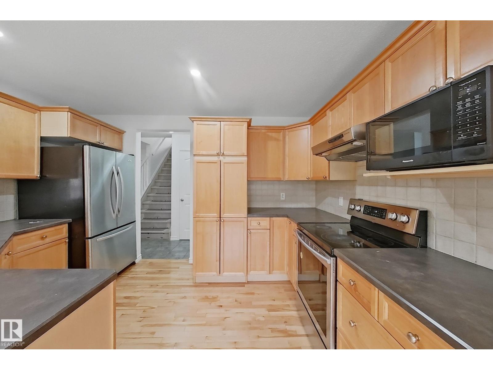 3120 25 AV NW - 7