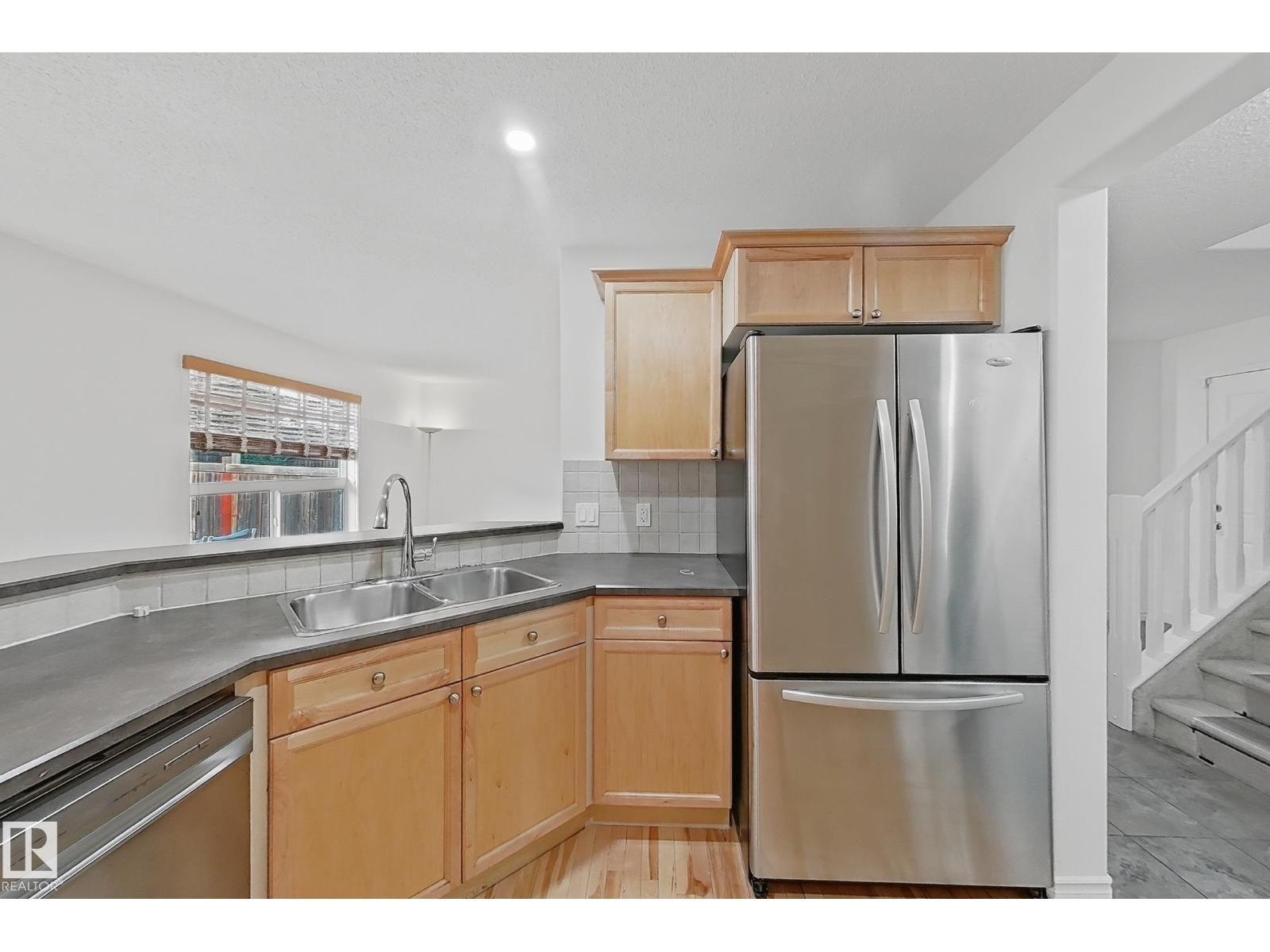 3120 25 AV NW - 8