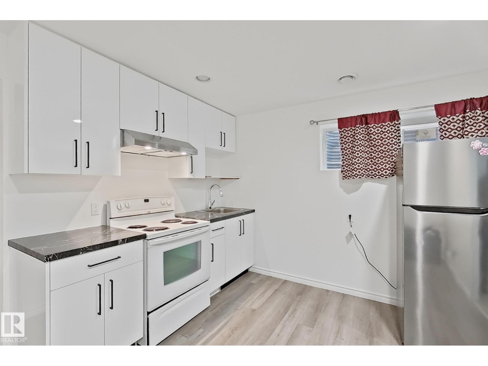 3120 25 AV NW - 29