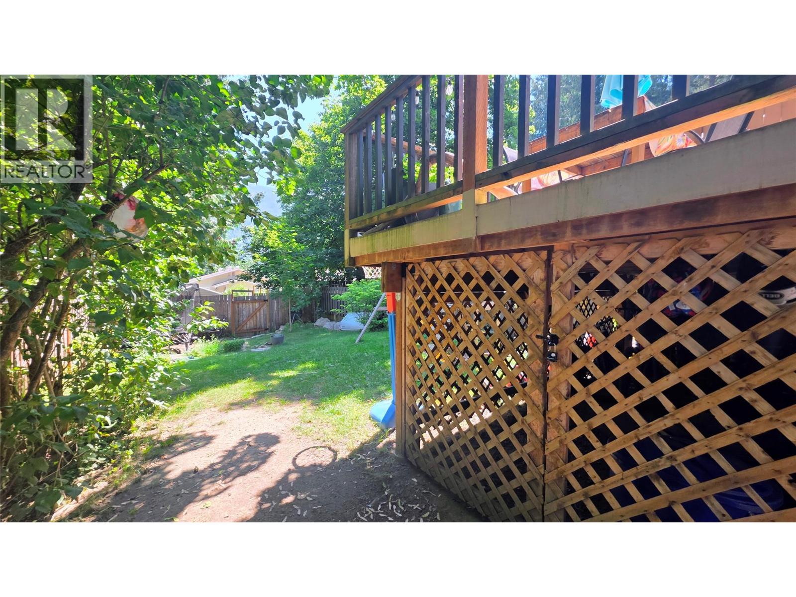 1511 MCQUARRIE Avenue - 33