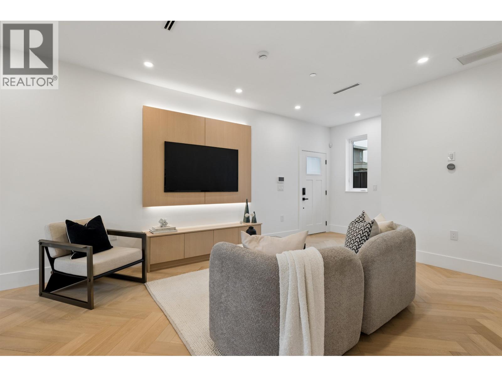 3 Bed, 3 Bath House for Sale in Vancouver – 2 3639 E 46TH AVENUE, Vancouver – MLS# R3148793 - Image 10