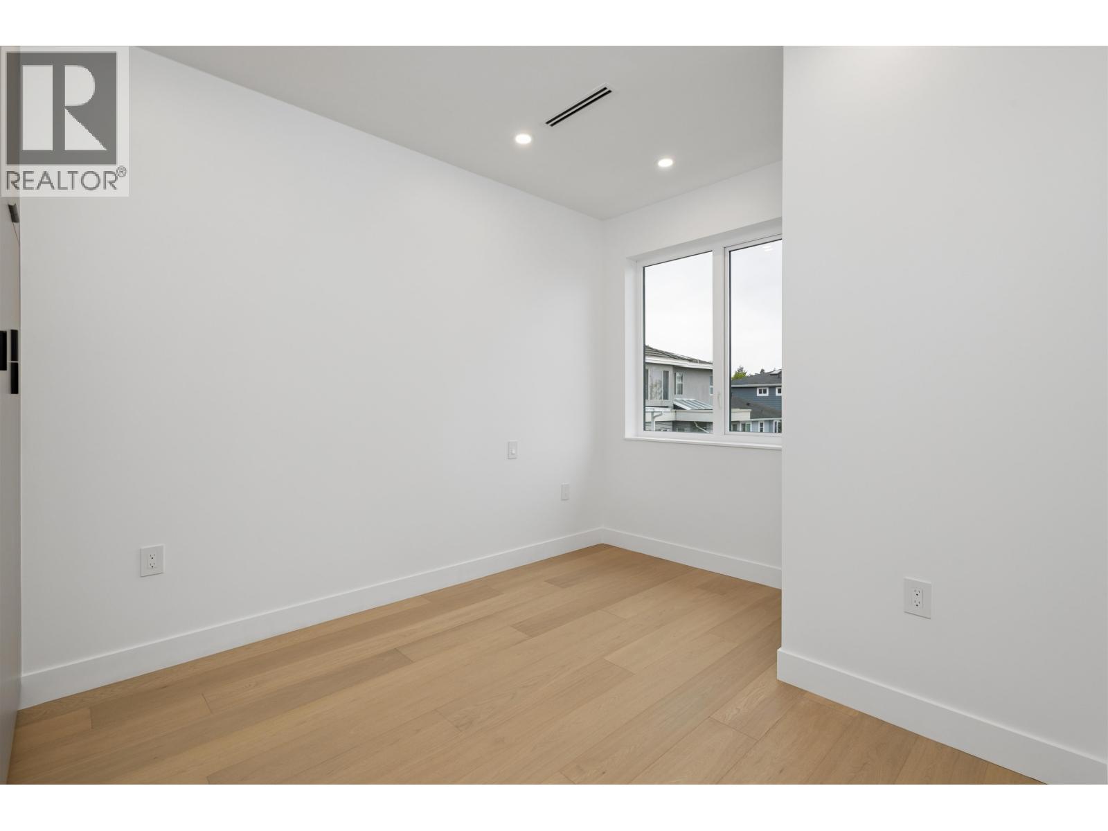 3 Bed, 3 Bath House for Sale in Vancouver – 2 3639 E 46TH AVENUE, Vancouver – MLS# R3148793 - Image 24