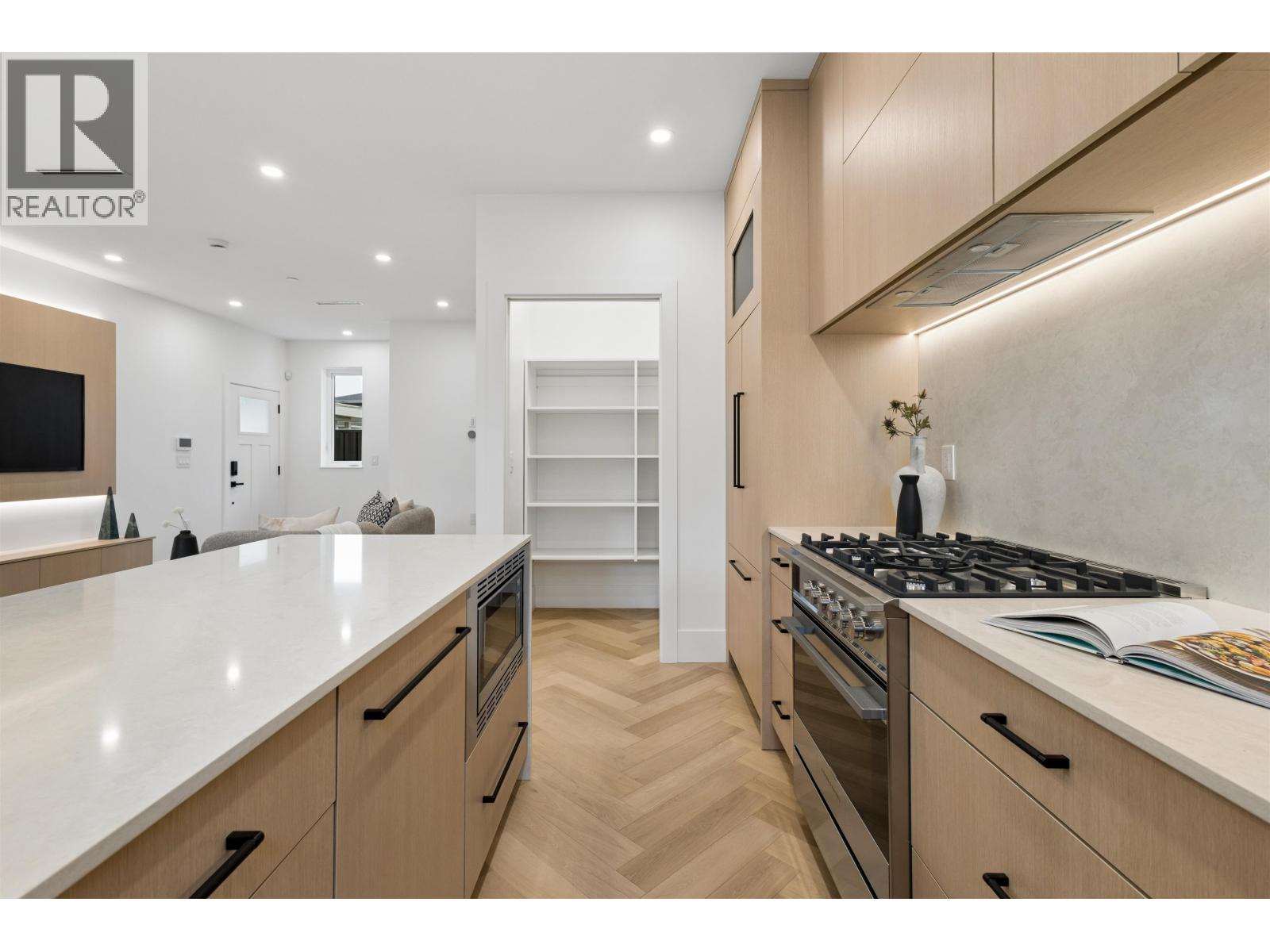 3 Bed, 3 Bath House for Sale in Vancouver – 2 3639 E 46TH AVENUE, Vancouver – MLS# R3148793 - Image 5