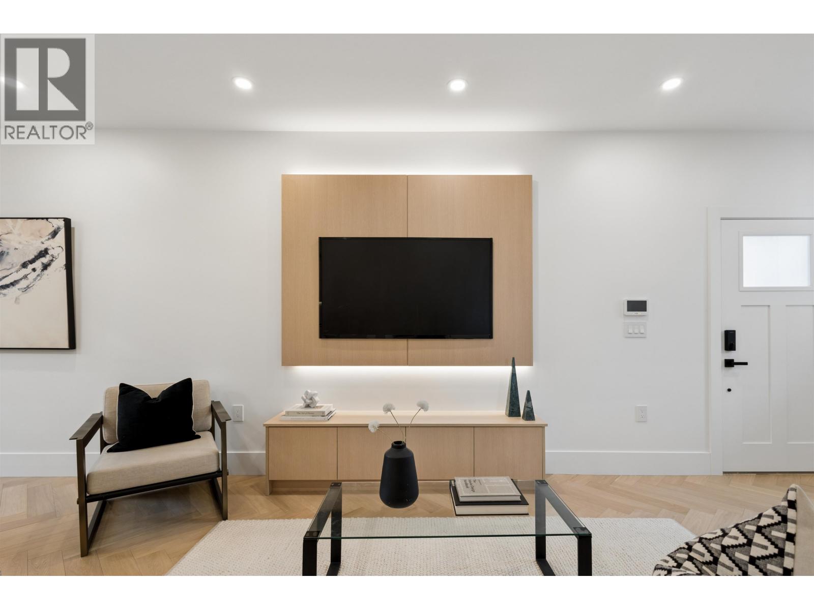 3 Bed, 3 Bath House for Sale in Vancouver – 2 3639 E 46TH AVENUE, Vancouver – MLS# R3148793 - Image 9