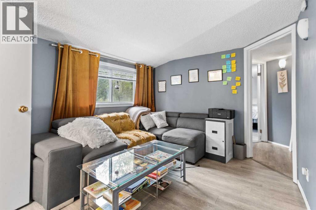 5224 50 Avenue - 16