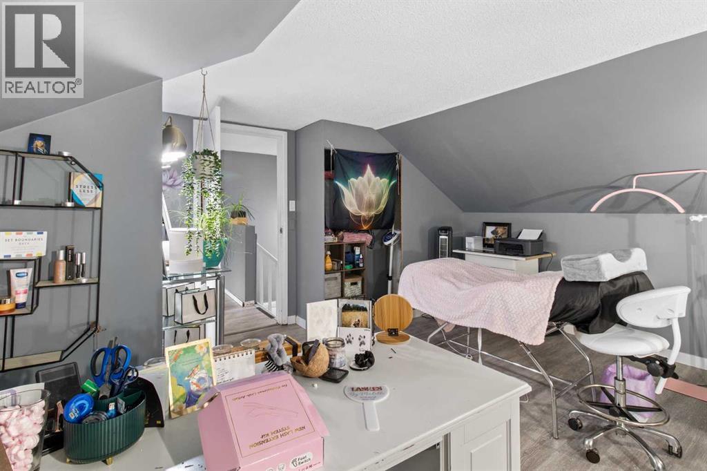 5224 50 Avenue - 20