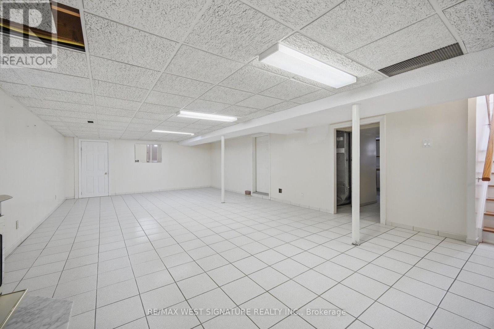 90 NORTH RIDGE ROAD - 19