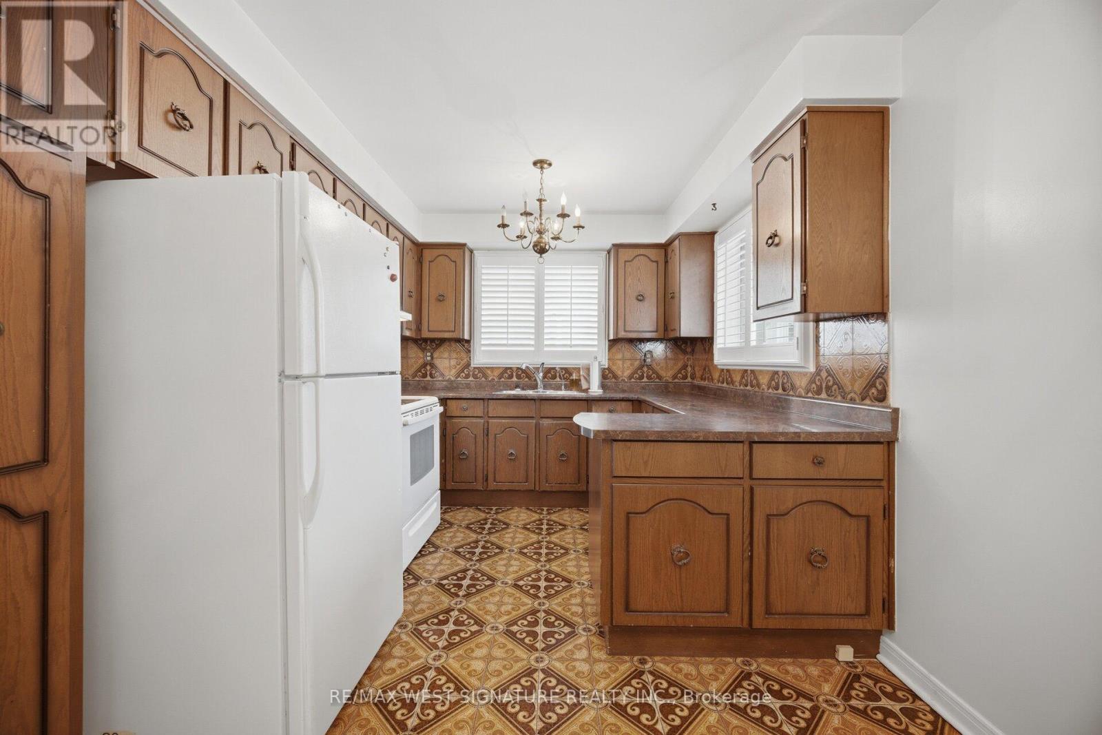 90 NORTH RIDGE ROAD - 8