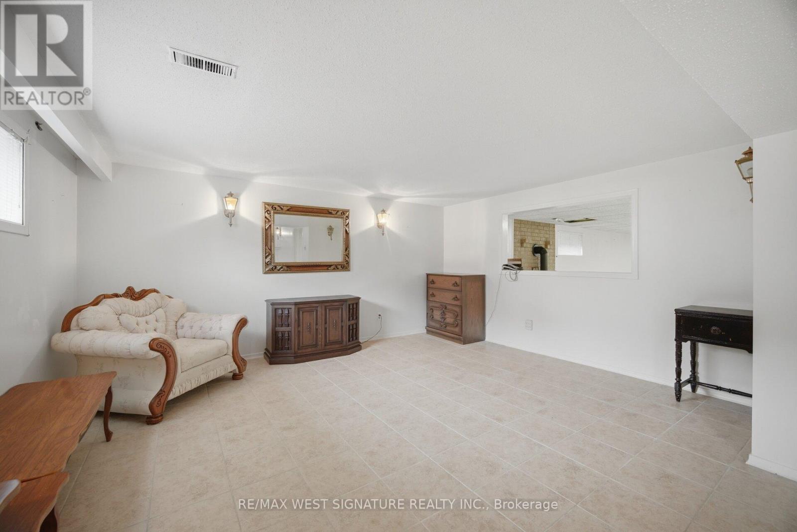 90 NORTH RIDGE ROAD - 21