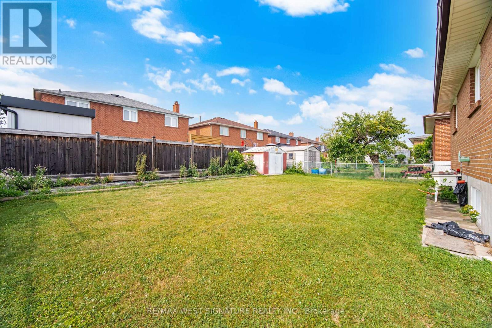 90 NORTH RIDGE ROAD - 27