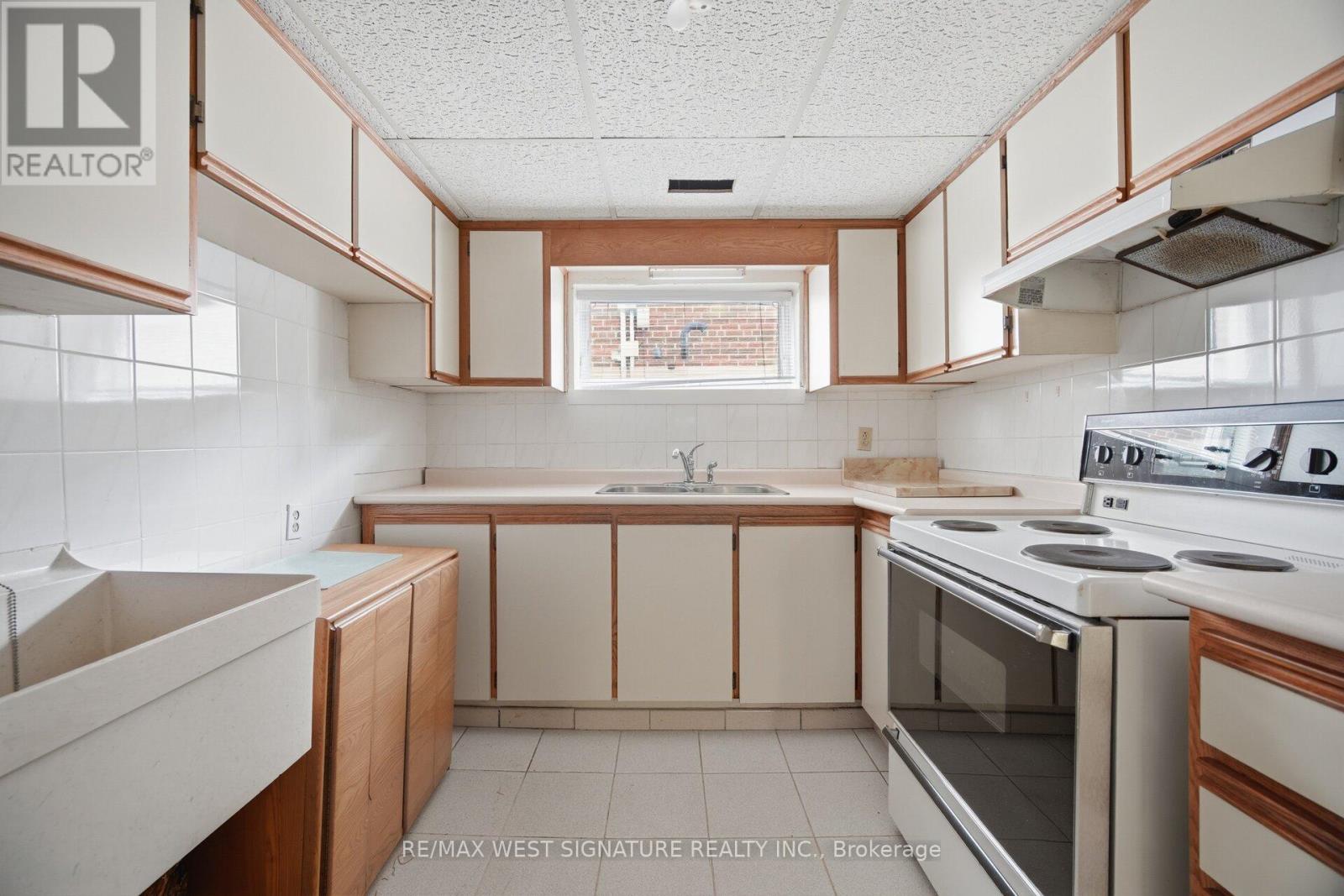 90 NORTH RIDGE ROAD - 25