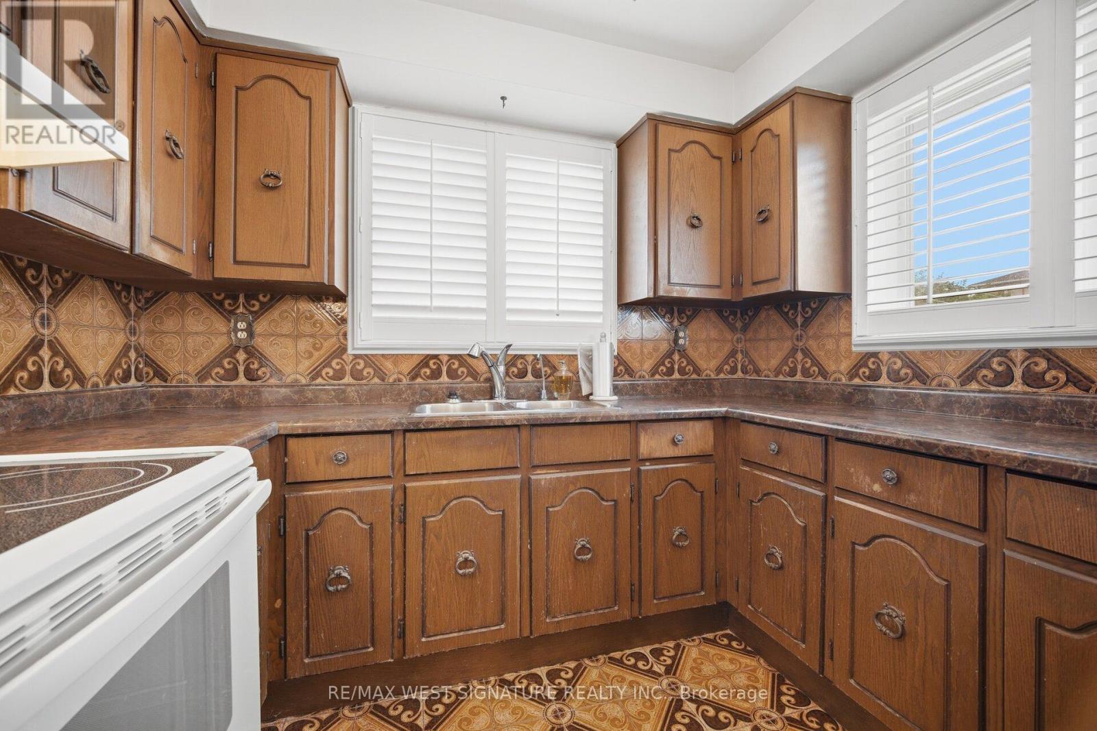 90 NORTH RIDGE ROAD - 9