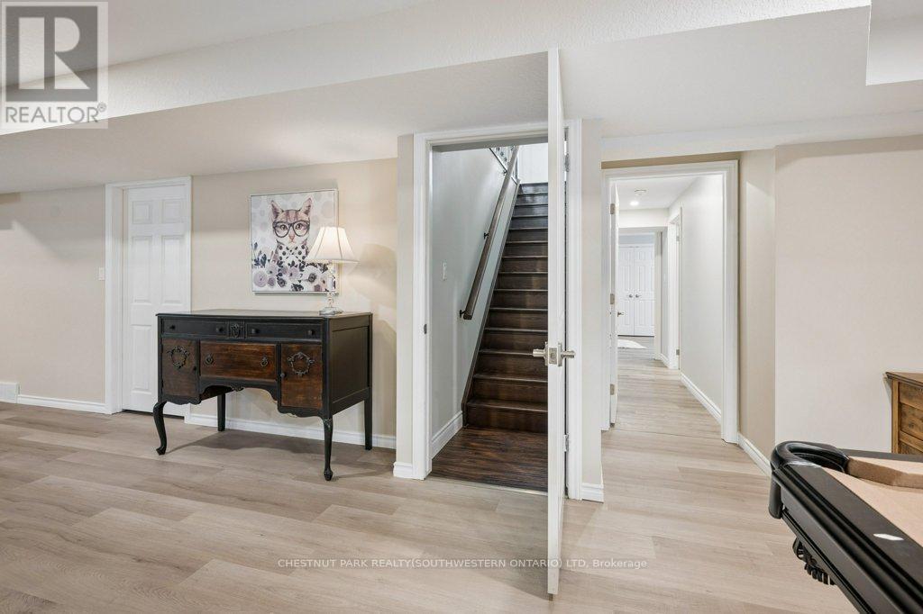 30 DUNCAN COURT - 34