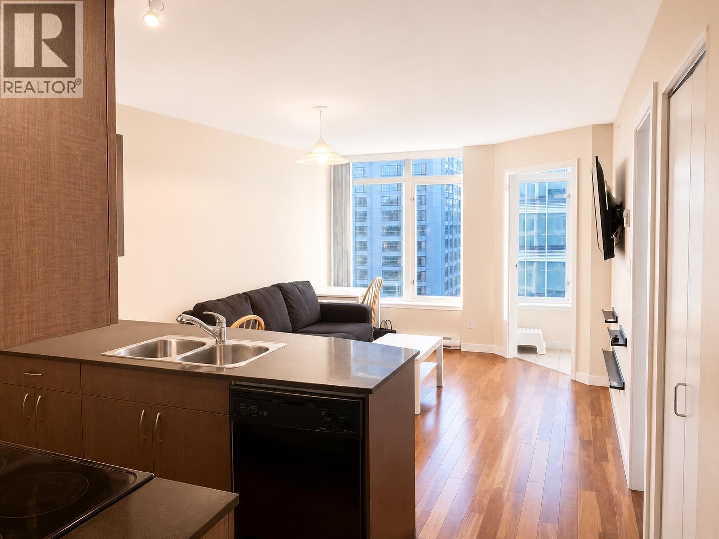 1 Bed, 1 Bath House for Rent in Vancouver – 2003 610 GRANVILLE STREET, Vancouver – MLS# R3148774 - Image 6