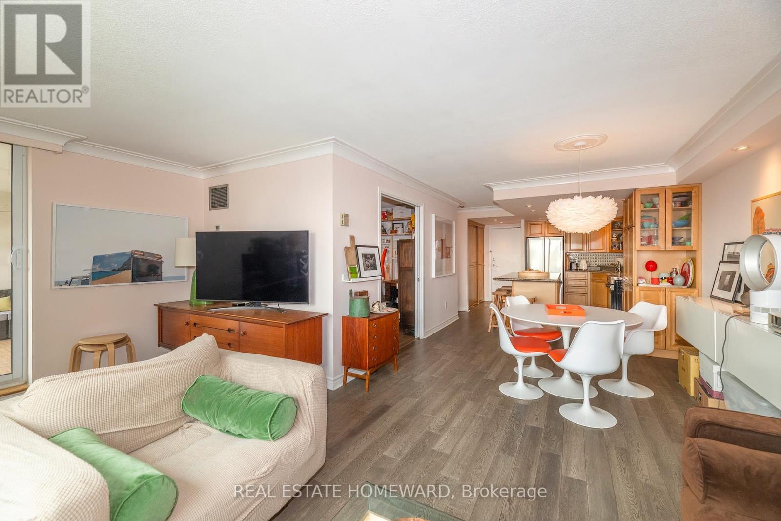 #615 77 MAITLAND PLACE - Image 10