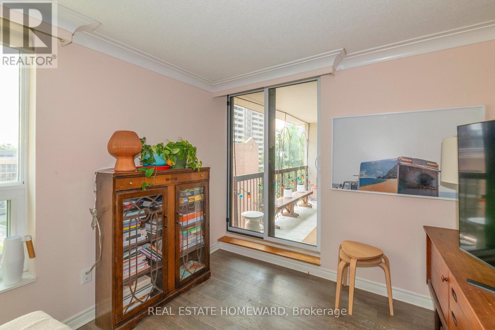 #615 77 MAITLAND PLACE - Image 14
