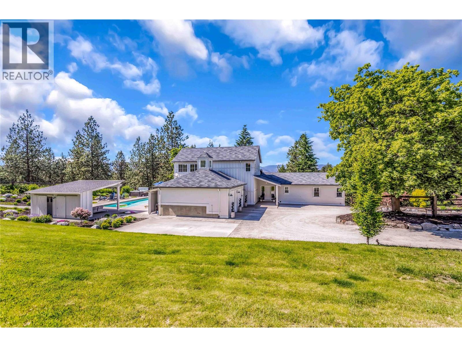 2376 Saucier Road - 85