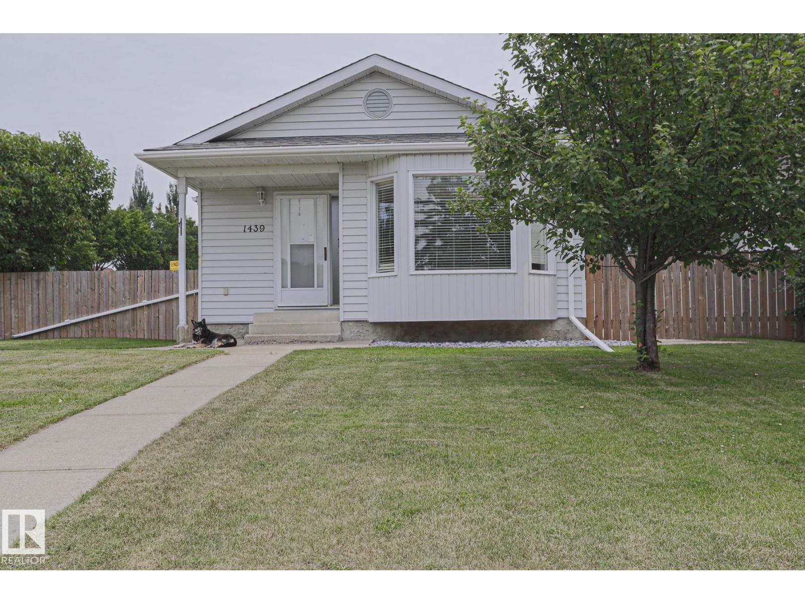 1439 80 ST NW - 1