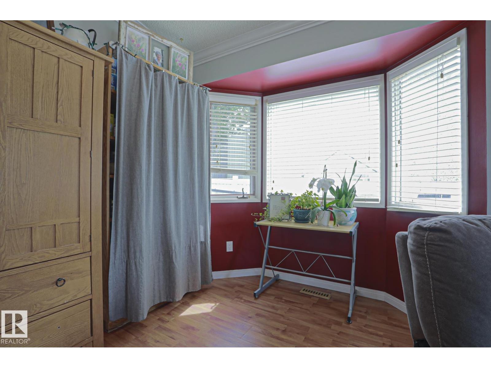 1439 80 ST NW - 11