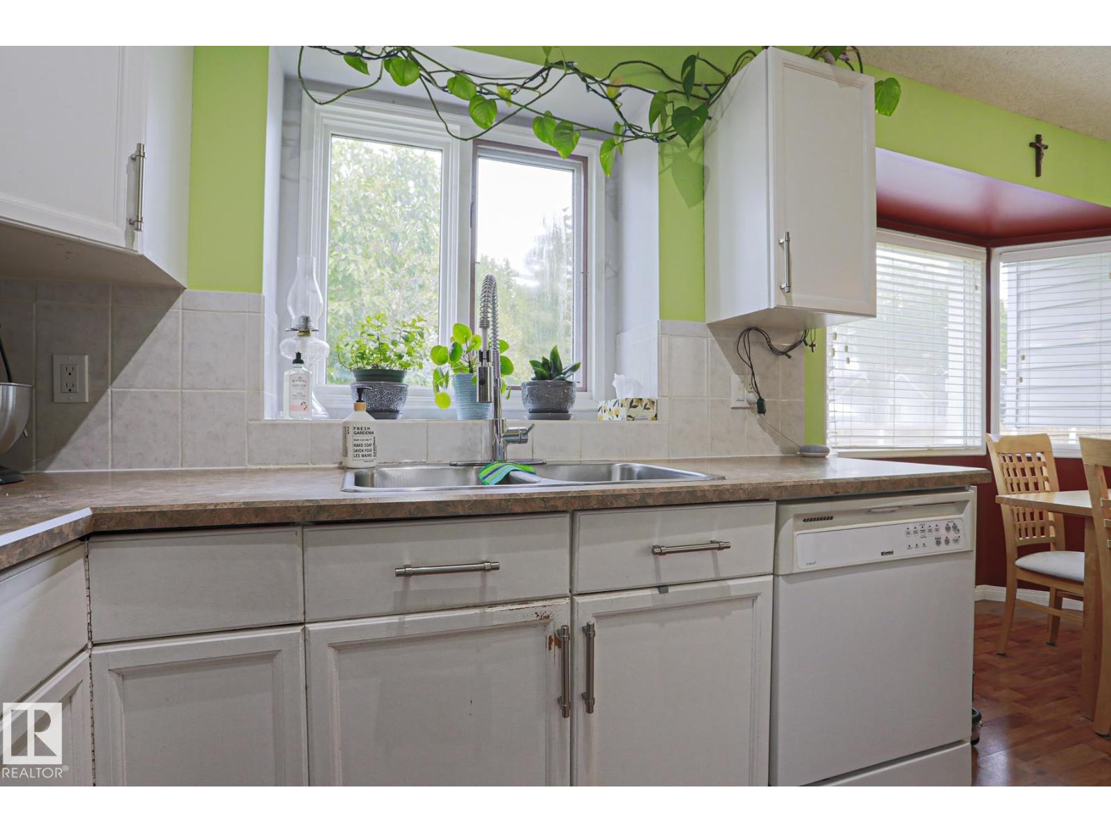 1439 80 ST NW - 17