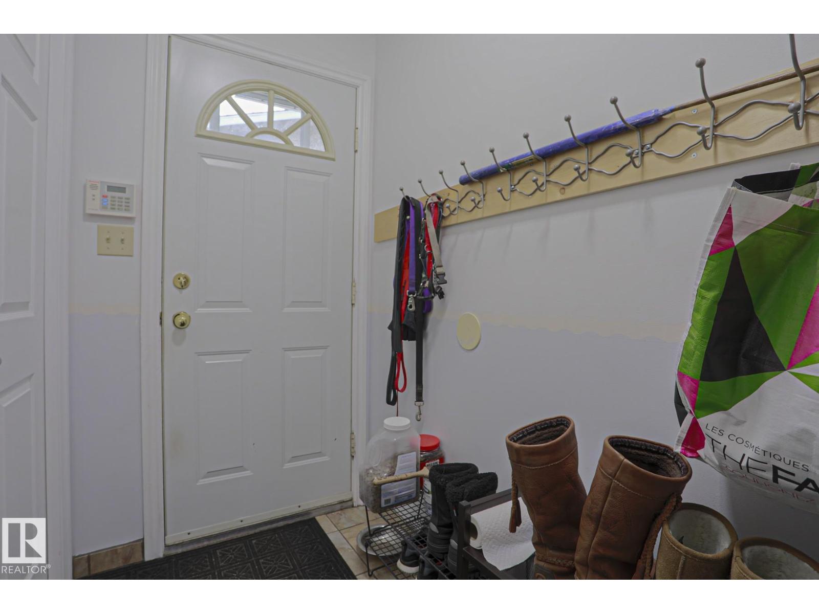 1439 80 ST NW - 29