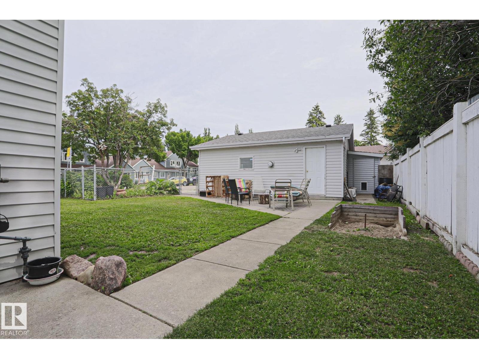 1439 80 ST NW - 3