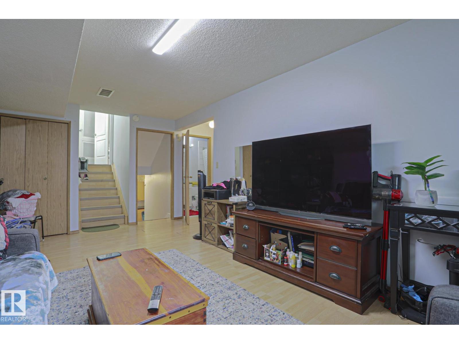 1439 80 ST NW - 30