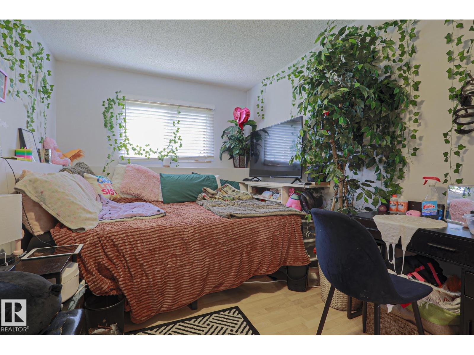 1439 80 ST NW - 34