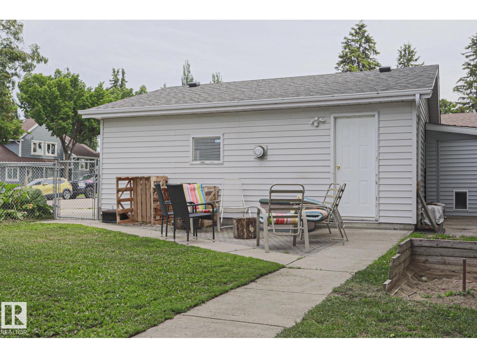 1439 80 ST NW - 4
