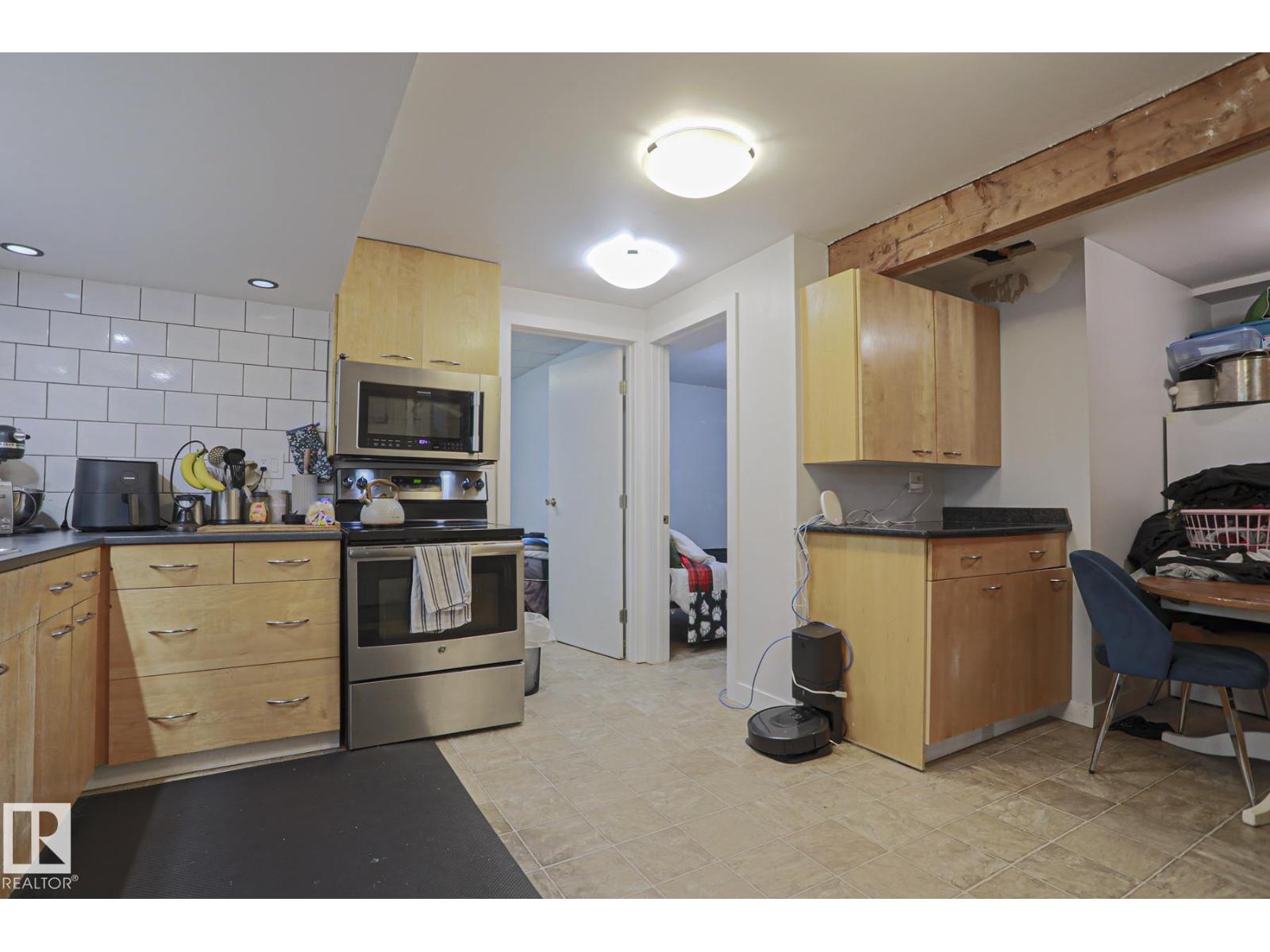 1439 80 ST NW - 43