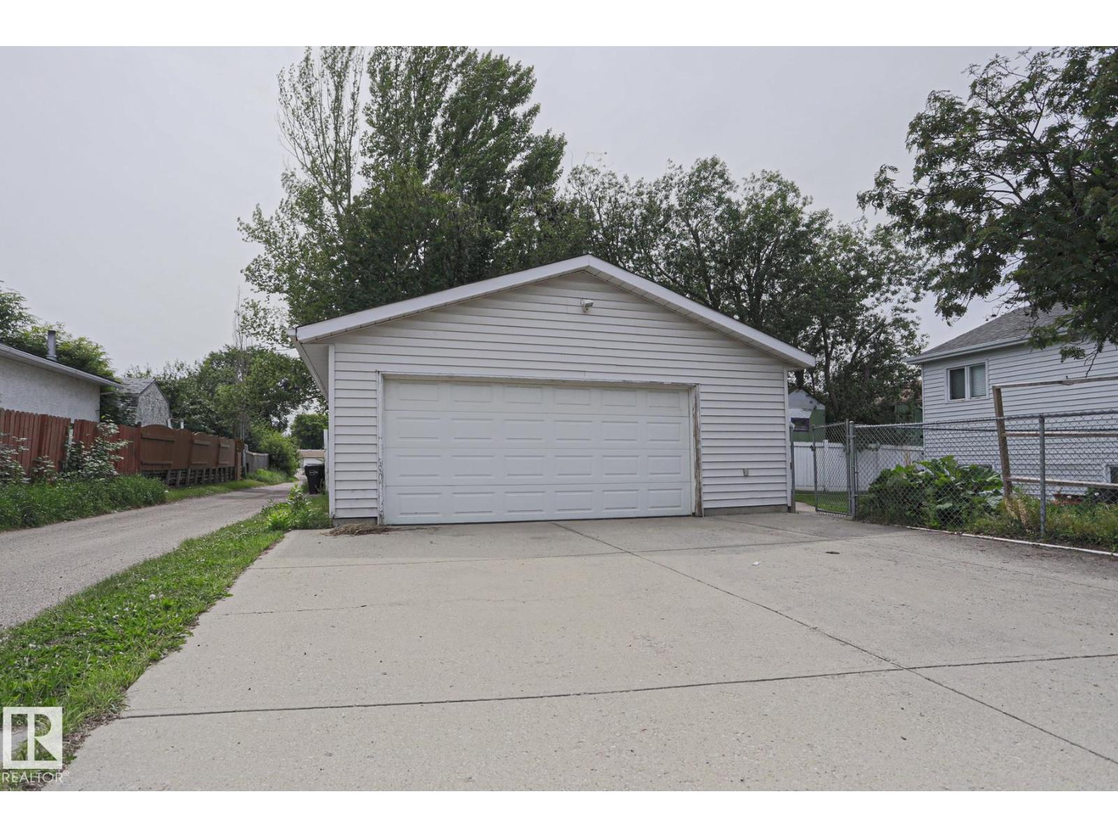 1439 80 ST NW - 6