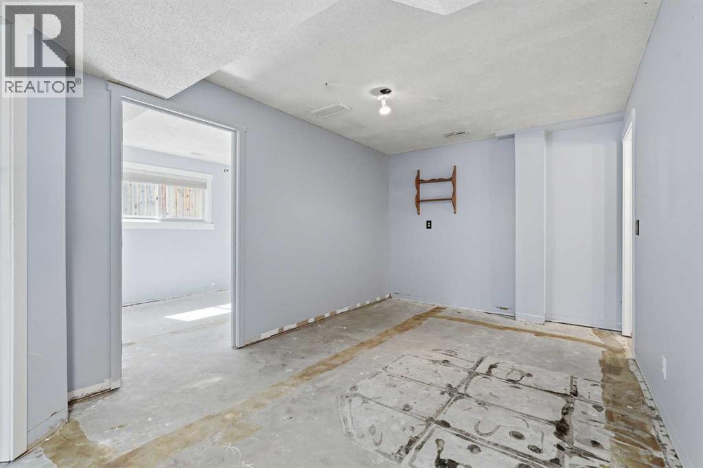 1018 10 Avenue SE - 39