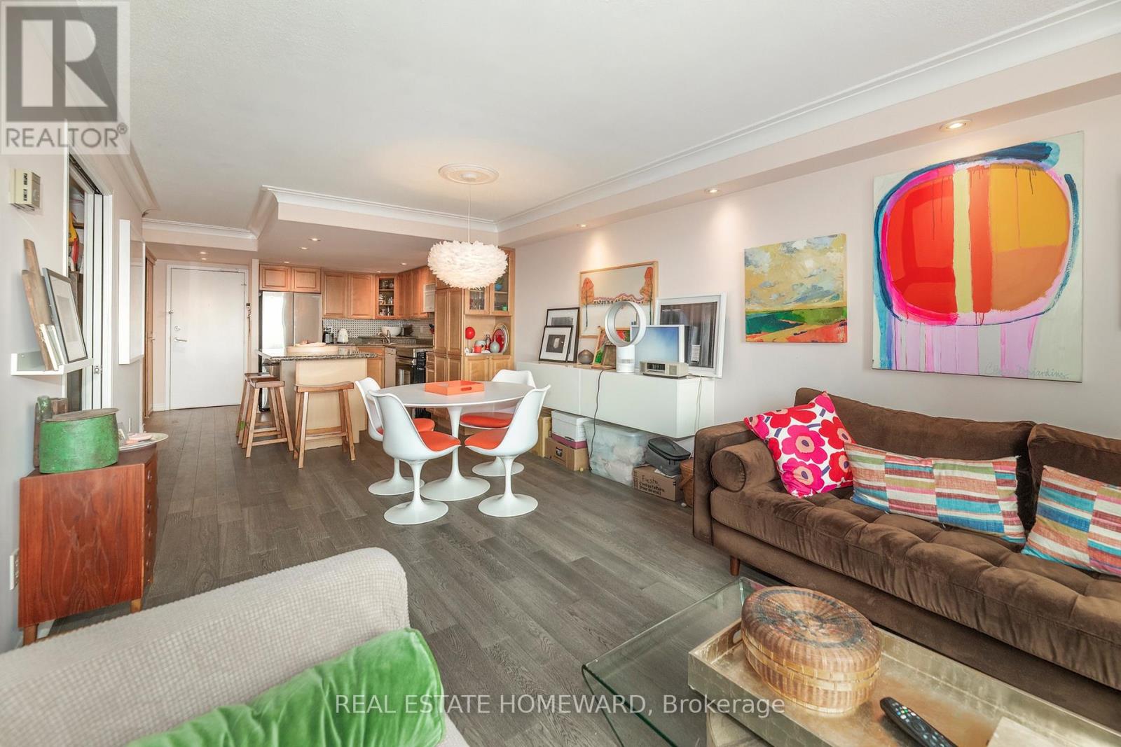 #615 77 MAITLAND PLACE - Image 8