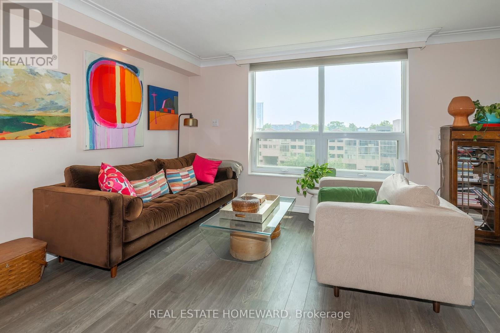 #615 77 MAITLAND PLACE - Image 9