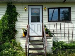 Utility room - 55069 Davis Point Road, St Martin, MB R0C2T0 Photo 6