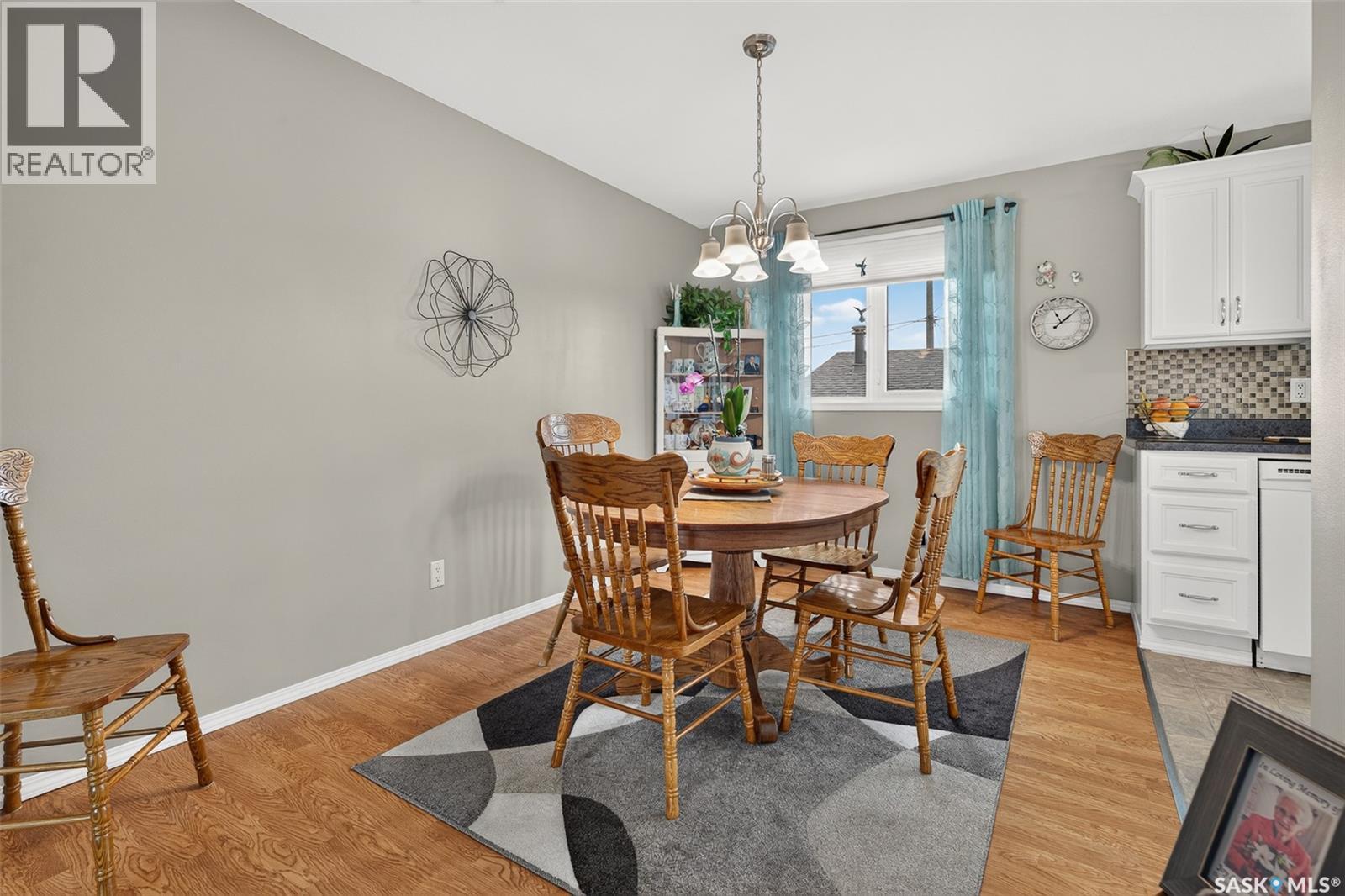1331 Athabasca STREET W - 12