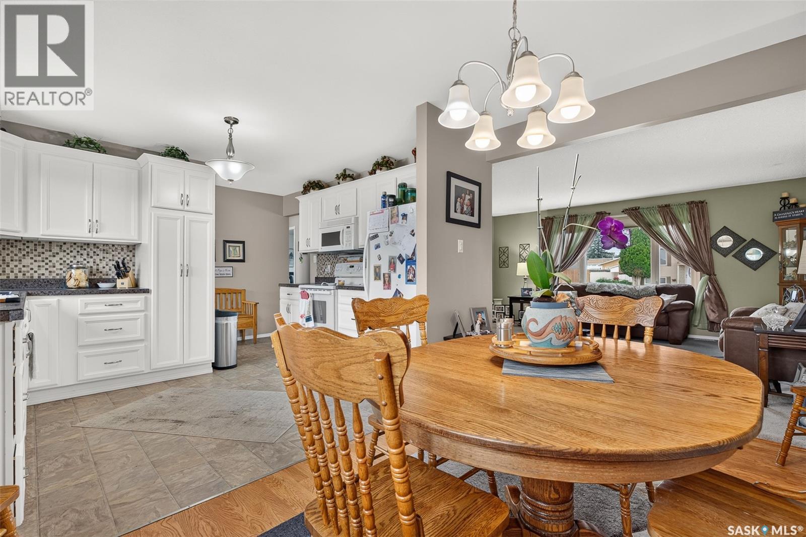 1331 Athabasca STREET W - 13