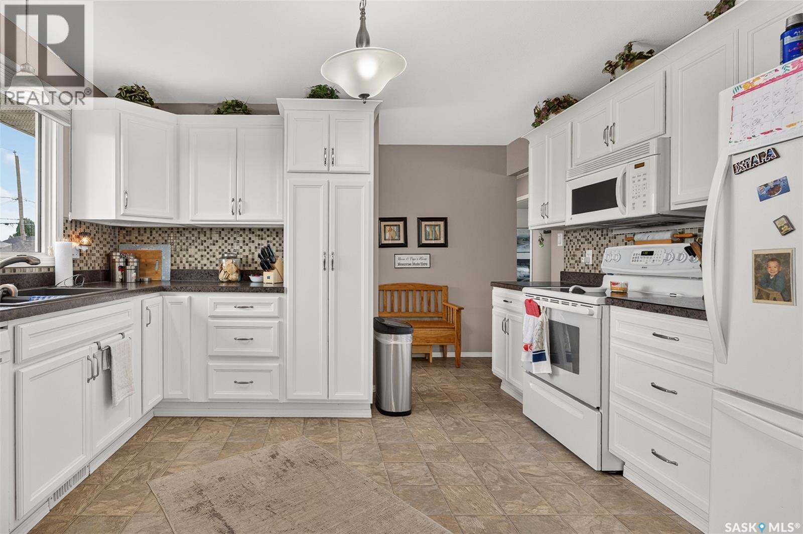 1331 Athabasca STREET W - 15
