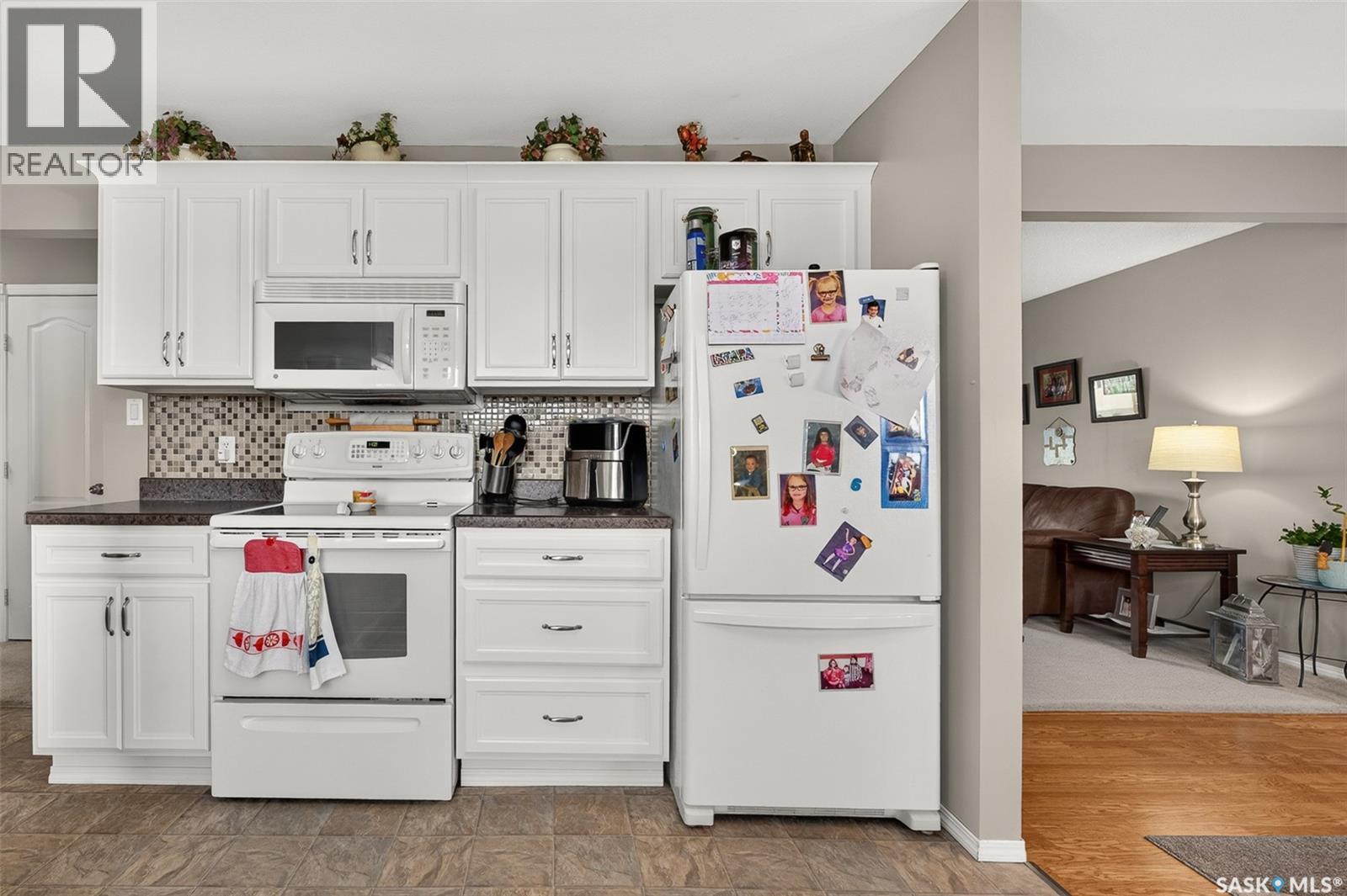 1331 Athabasca STREET W - 18