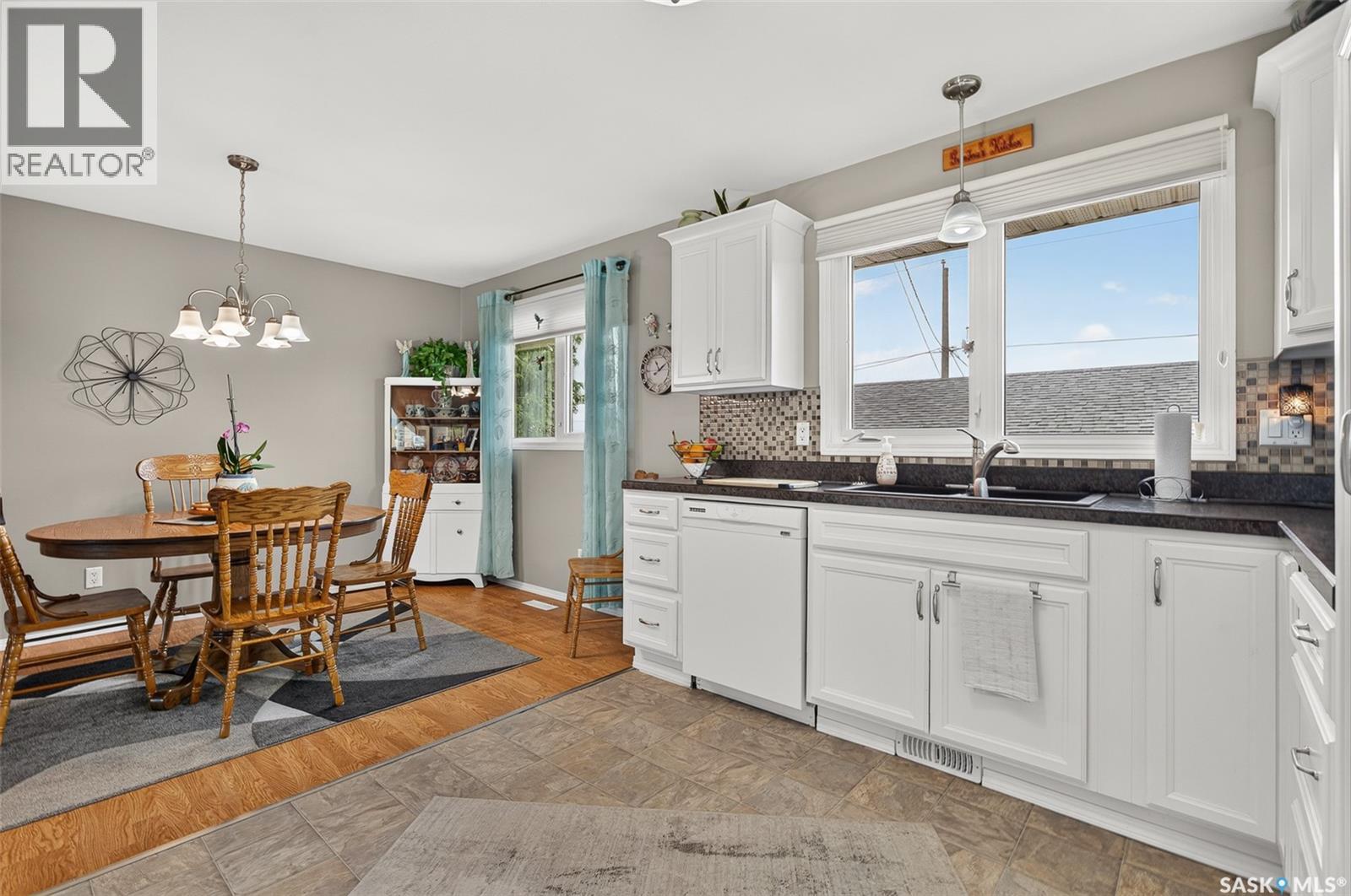 1331 Athabasca STREET W - 21