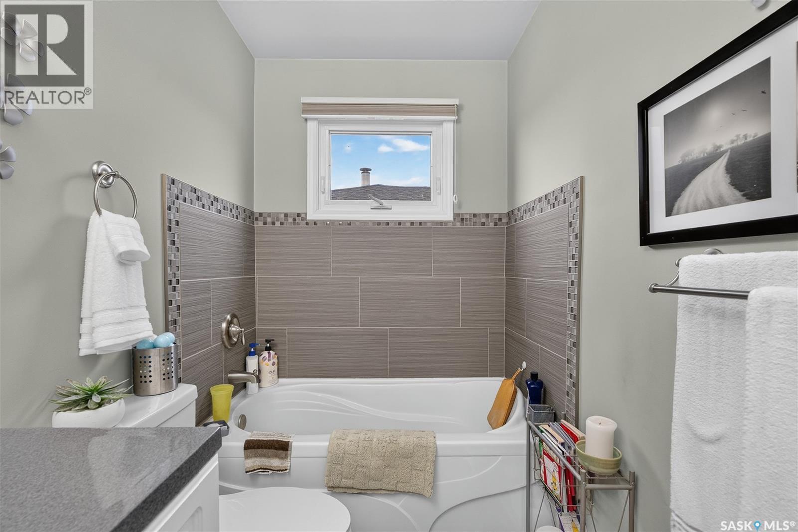 1331 Athabasca STREET W - 27