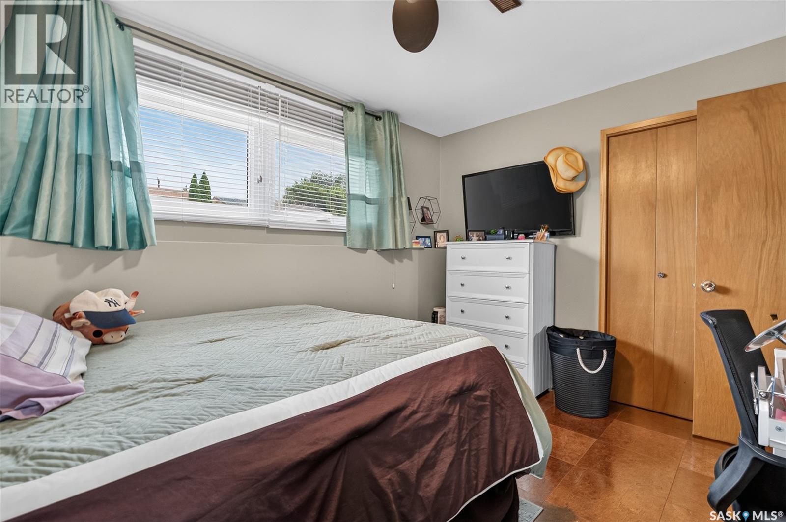 1331 Athabasca STREET W - 44