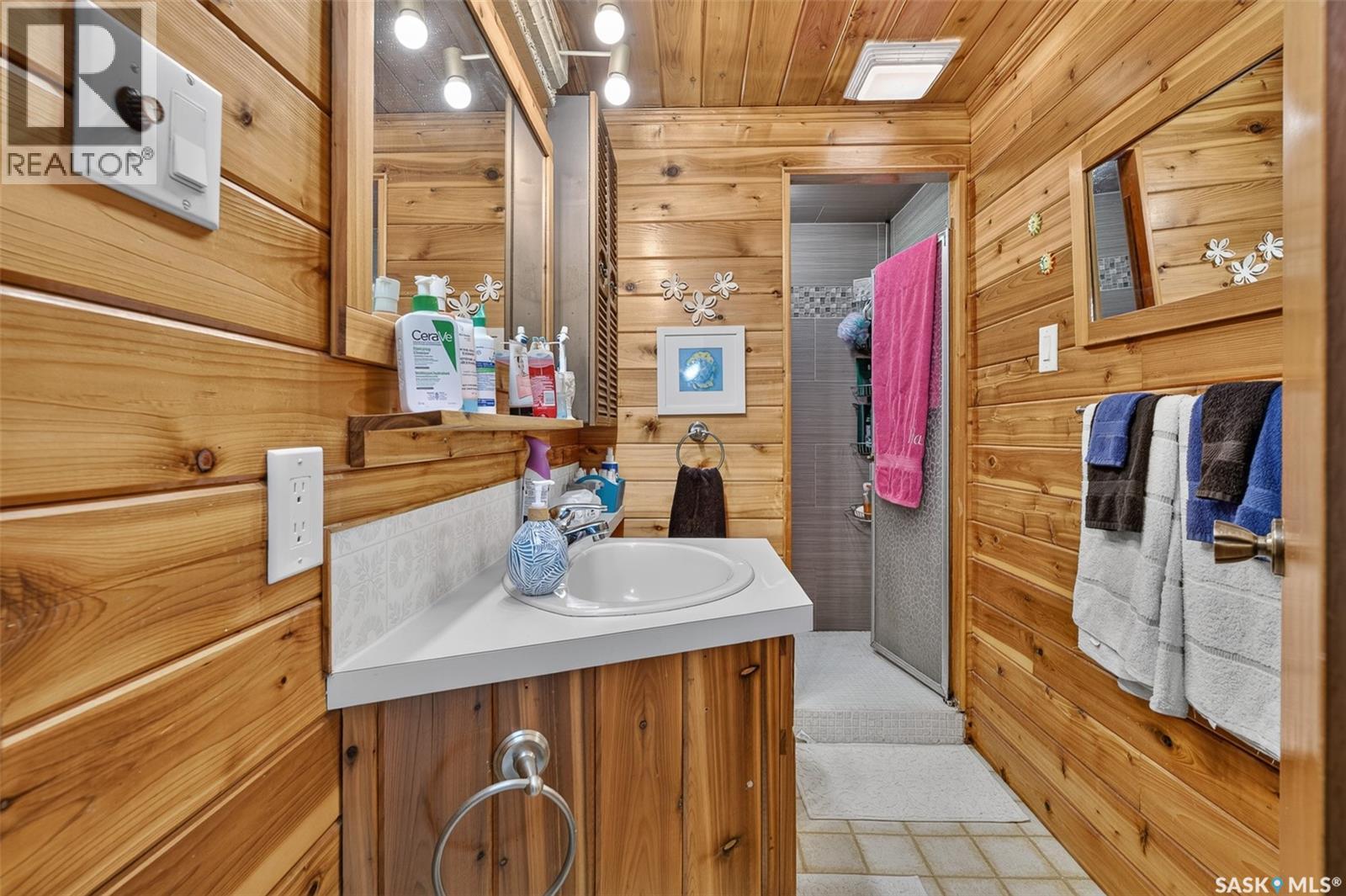 1331 Athabasca STREET W - 45