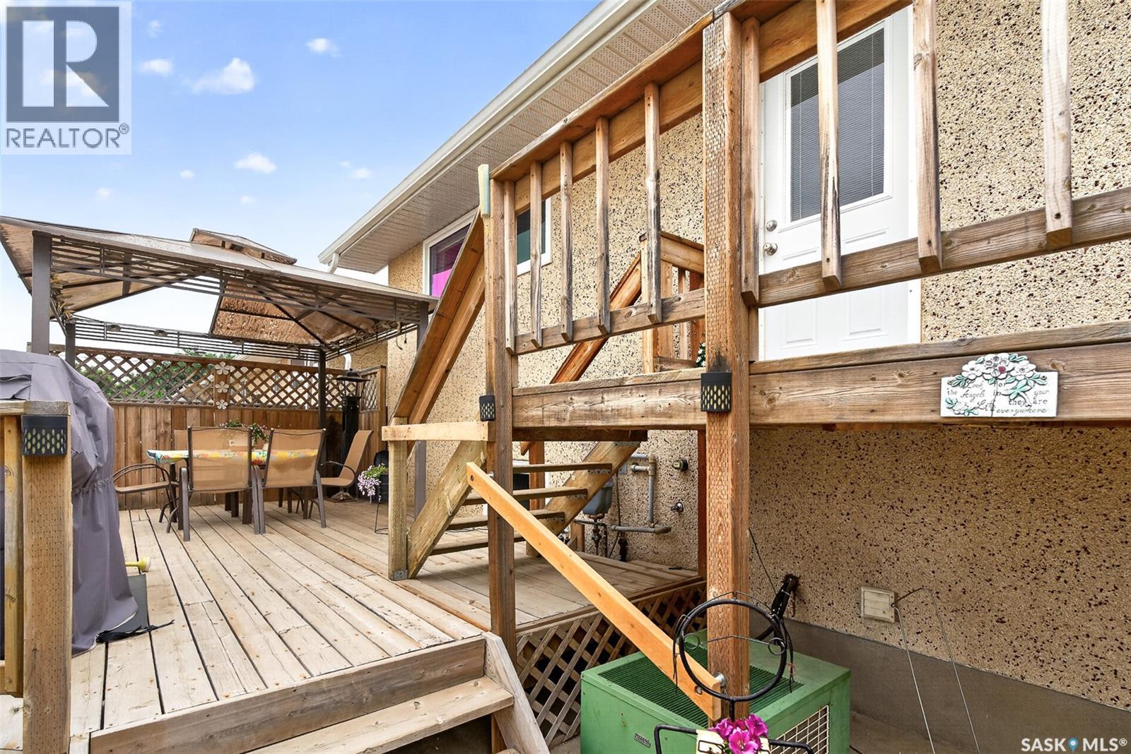 1331 Athabasca STREET W - 56
