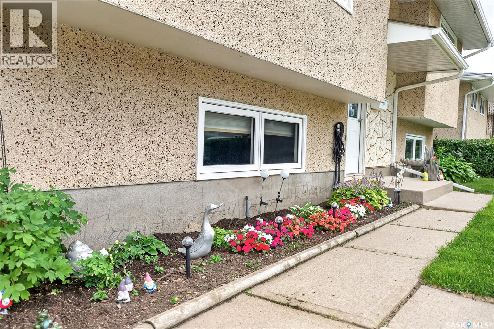 1331 Athabasca STREET W - 72