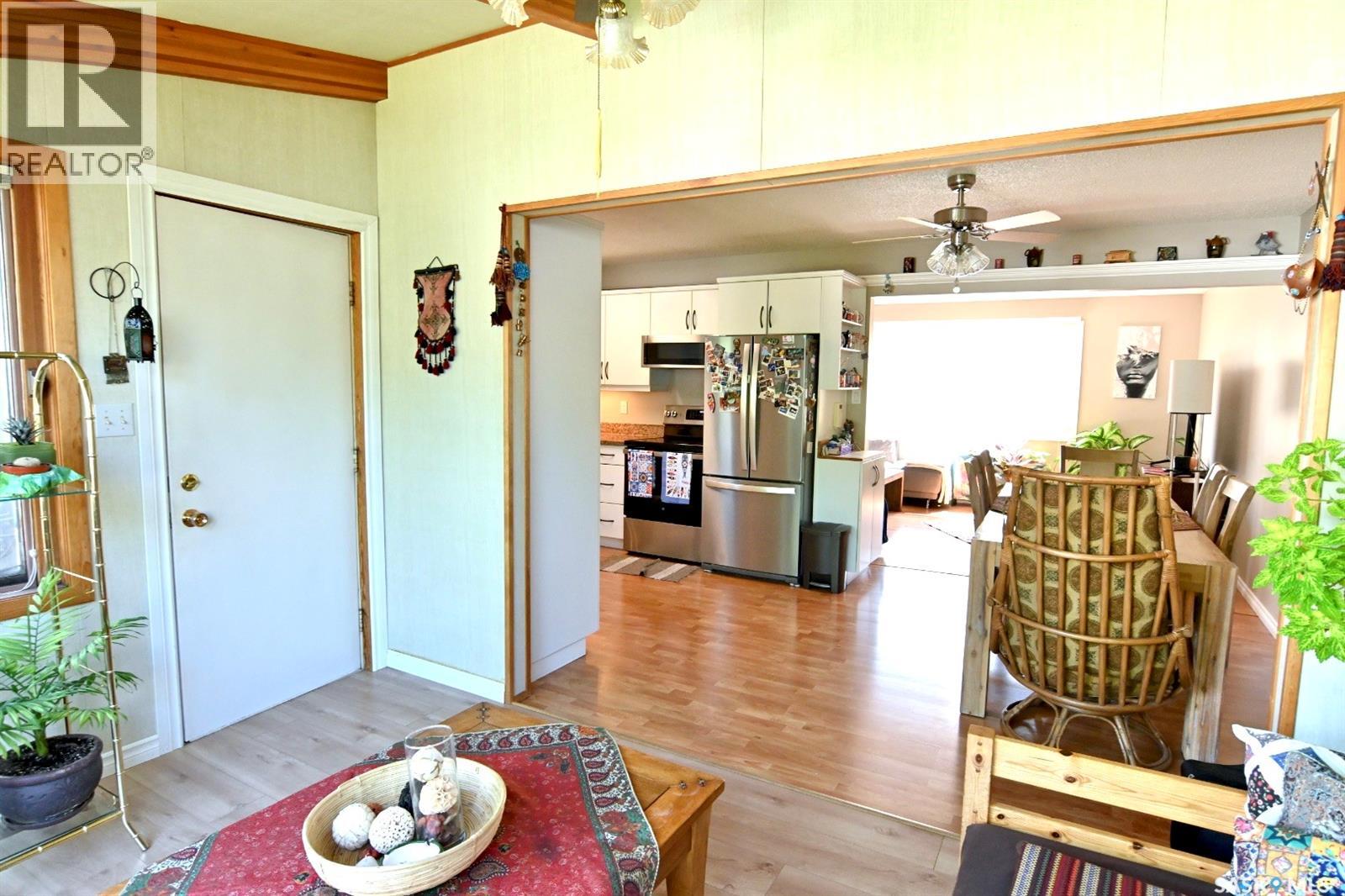 521 Guelph CRESCENT - 3