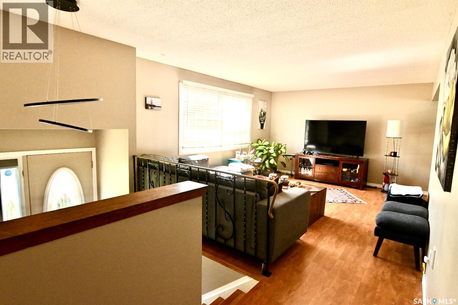521 Guelph CRESCENT - 6