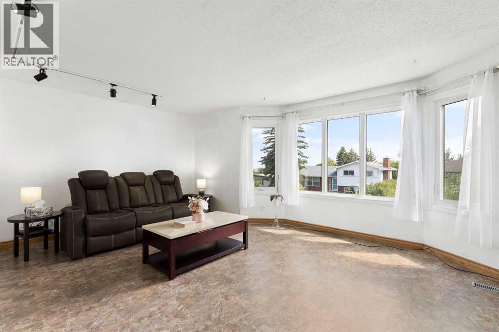 1016 Hunterdale Place NW - 4