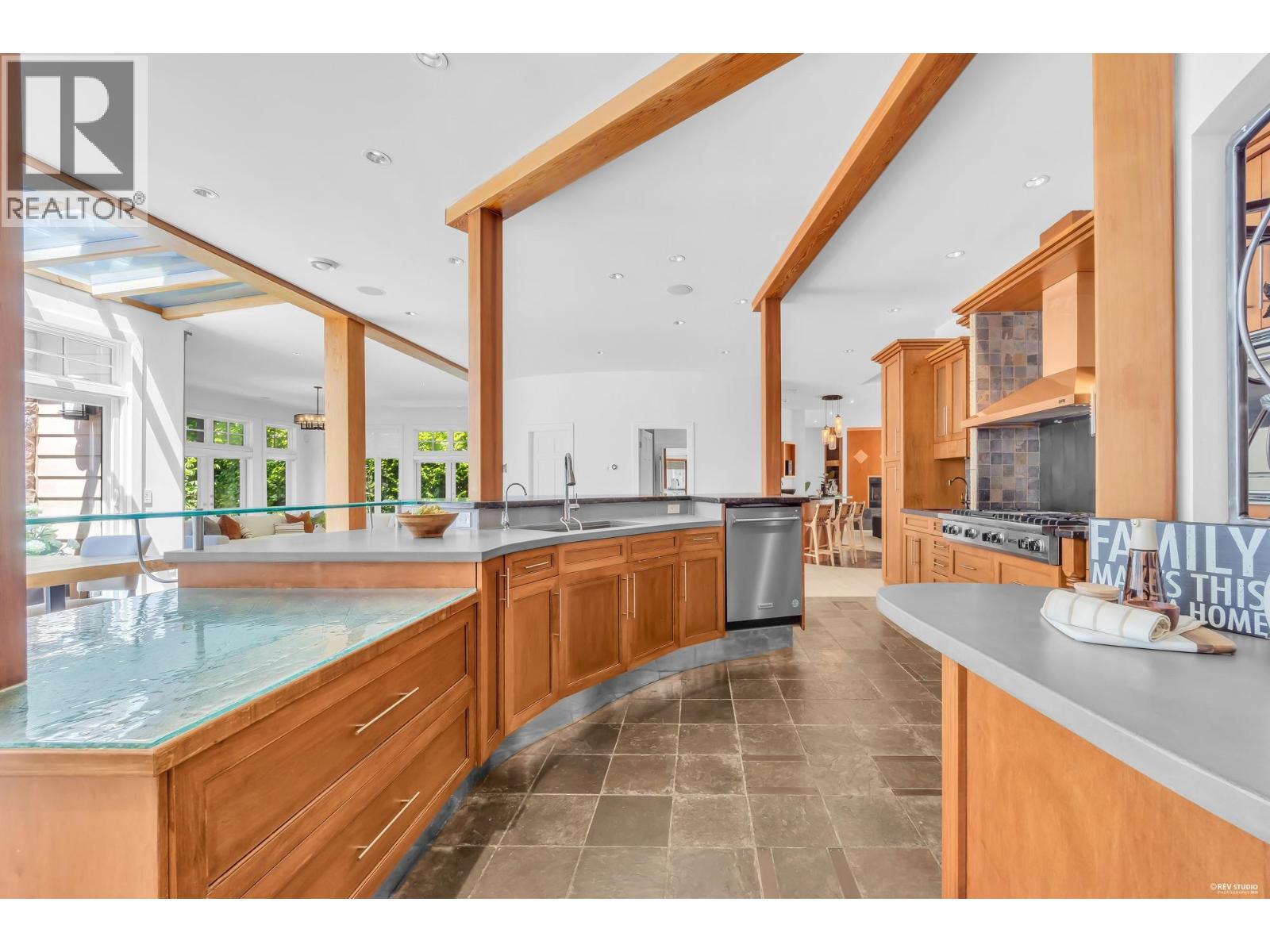 3007 SUNNYSIDE ROAD, Anmore